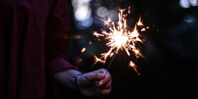 Van buskruit tot knallend spektakel: hoe vuurwerk werkt